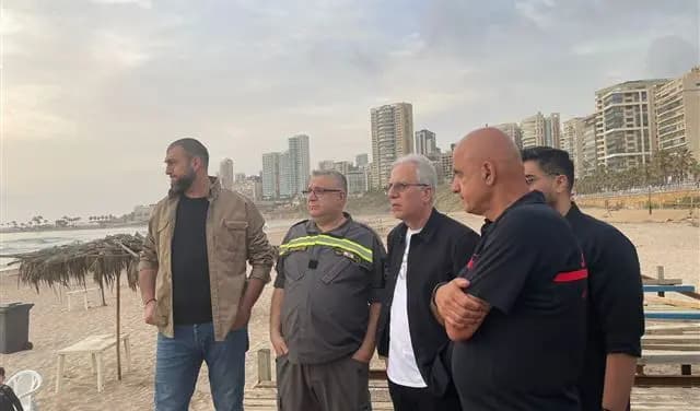 خطار يتفقد عمليات البحث مقابل شاطئ الرملة البيضاء