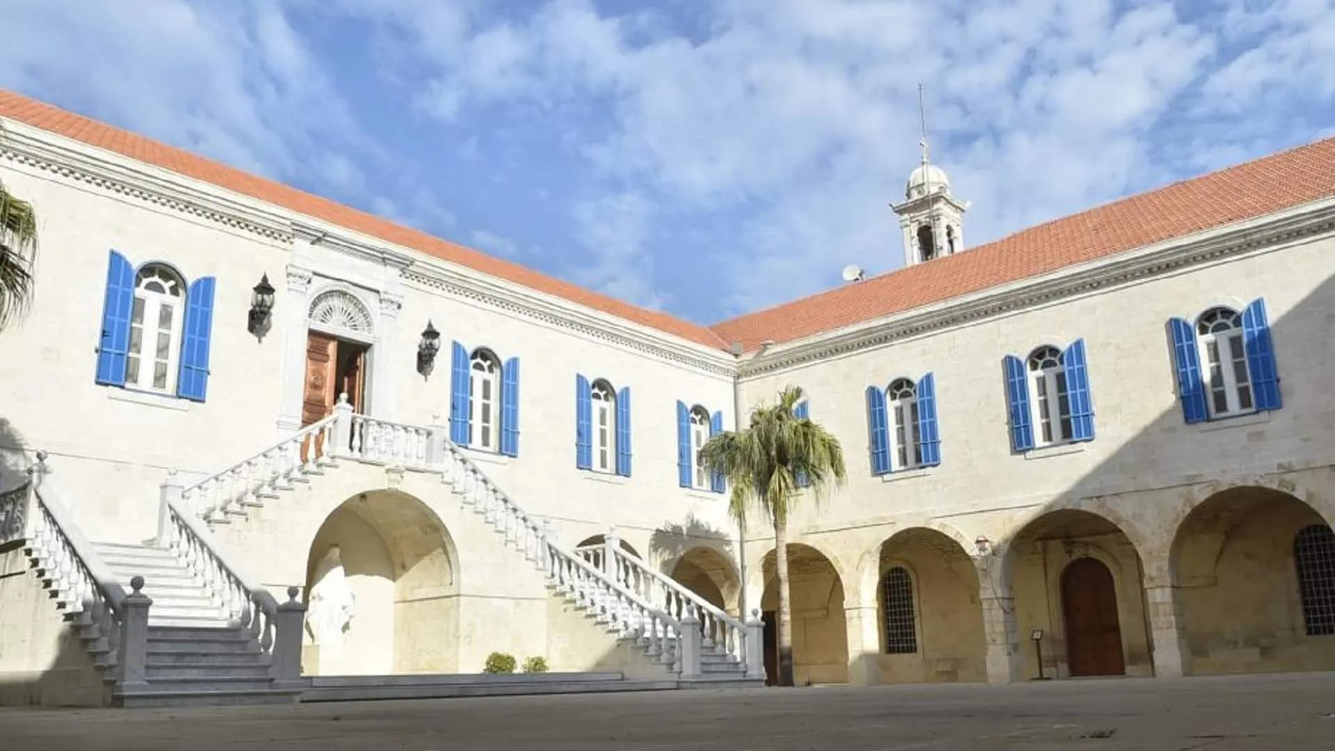 المطارنة الموارنة: لتتحمل الحكومة مسؤولياتها