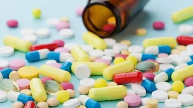 فراس الأبيض: يجب على الدولة تأمين الدواء حتى لا يلجأ المواطنون إلى المهربين