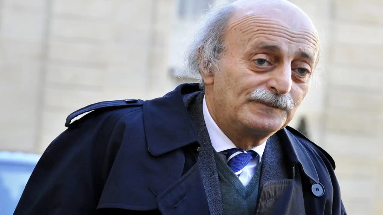 جنبلاط يزور الحريري في باريس