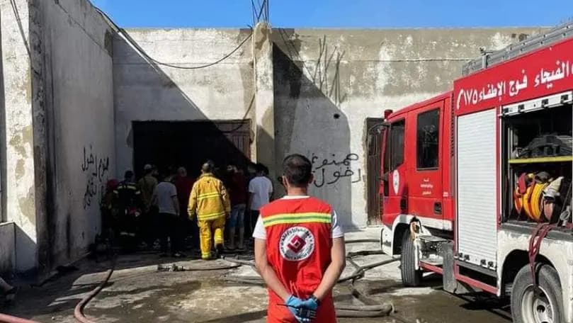 حريق في مستودع كرتون.. وحالات اختناق