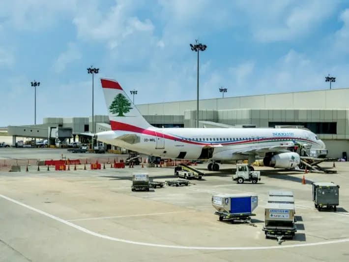 جهاز أمن المطار يوقف عصابة "مزورين"