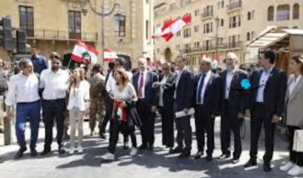 نوابُ قوى التغيير: نعلنُ عن ترشيحِ نوابٍ في اللجان النيابية وفق مبدأ أولوية الاختصاصِ والقدرةِ على تقديم نموذجٍ جديدٍ في العمل النيابي ينطلق أولاً من الشفافية، وتقديمِ مصلحةِ المواطنِ تشريعيًا على كل ما عداه من مصالح حزبية أو فئوية
