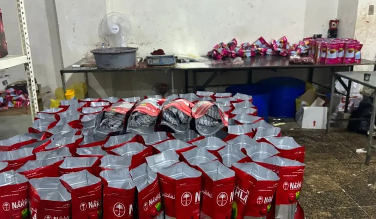 "الريجي" تضبط مصنعًا لتزوير المعسل في هذه المنطقة