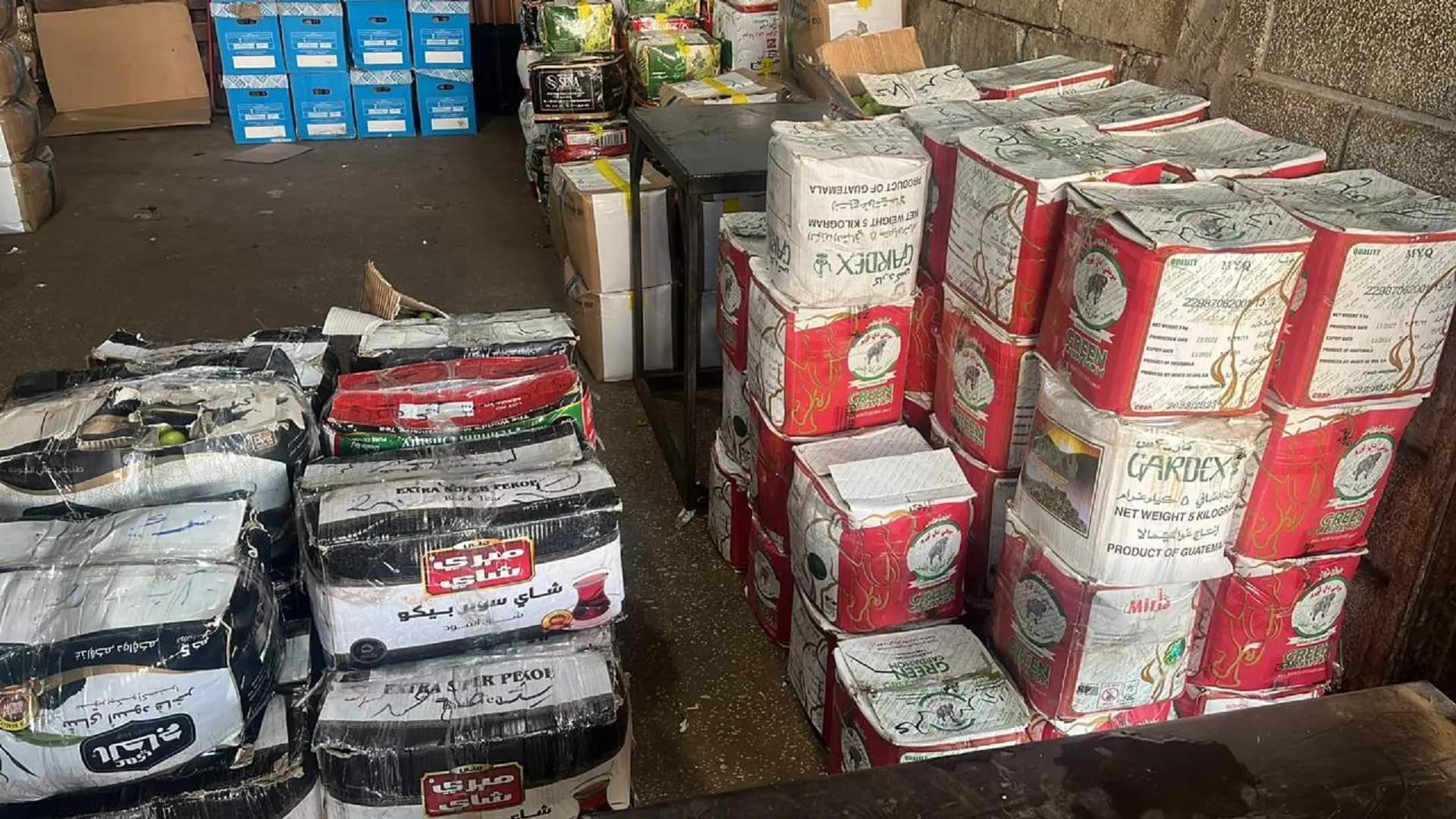 عمليات دهم في سوق الخضار في بيروت وتوقيف تجار يبيعون فواكه مهربة