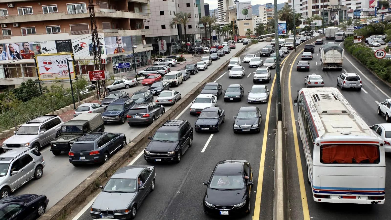 "من جونية إلى بيروت".. الطريق "مسكر"