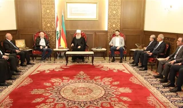 آل جنبلاط عند شيخ عقل الطائفة الدرزية