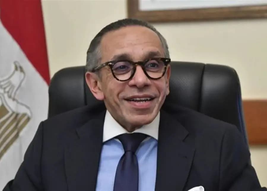 بعد الحديث عن خلاف داخل "الخماسية".. ماذا قال السفير المصري؟