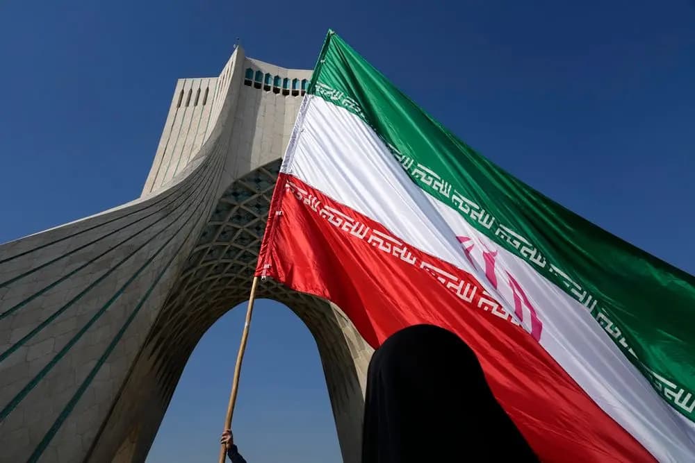 "اتصلنا بشخصين".. إيران: هناك أمل