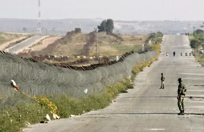 "بمحاذاة الحدود المصرية".. العدو يتقدم في "محور فيلادلفيا"
