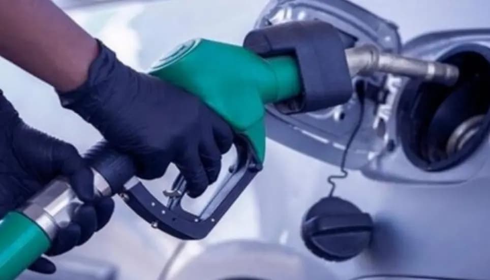 البنزين يحلّق... أسعار جديدة للمحروقات