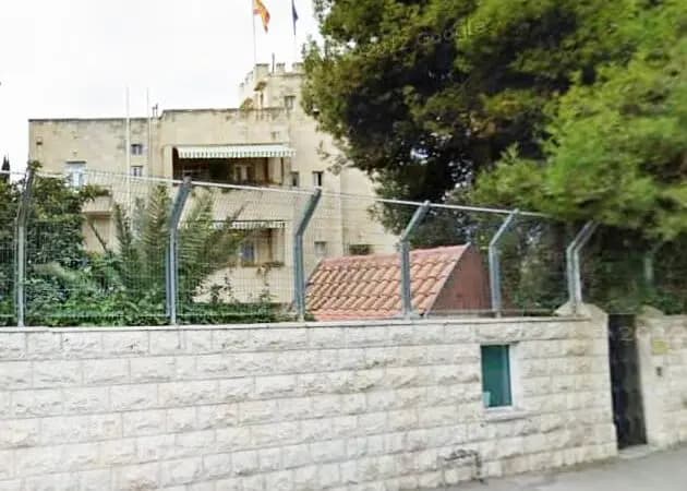 الاحتلال يمنع قنصلية إسبانيا من تقديم خدمات للفلسطينيين
