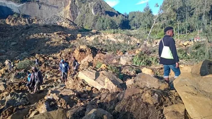 انزلاق تربة واسع النطاق في بابوا- غينيا الجديدة