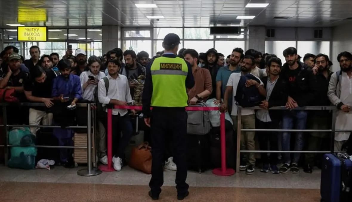 "بسبب مشاجرة".. مئات الطلاب الأجانب يغادرون قرغيزستان