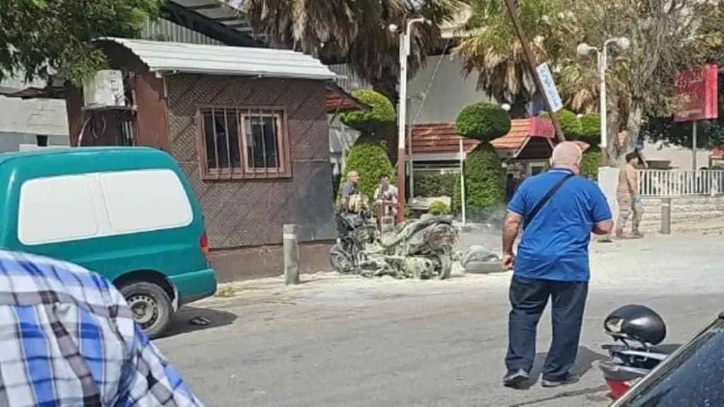 مدير مستشفى غندور يكشف لـ"الأفضل نيوز" عن حالة أحد جرحى العدوان