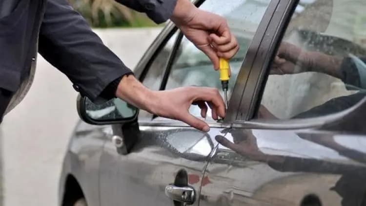 "أمين سر مطرانية صيدا للروم الملكيين" تعرض للضرب.. والسبب؟