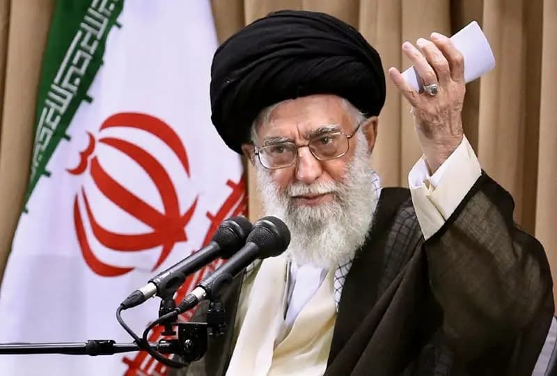 "قضية فلسطين الأولى عالميًّا".. خامنئي: العدو يلفظ أنفاسه الأخيرة