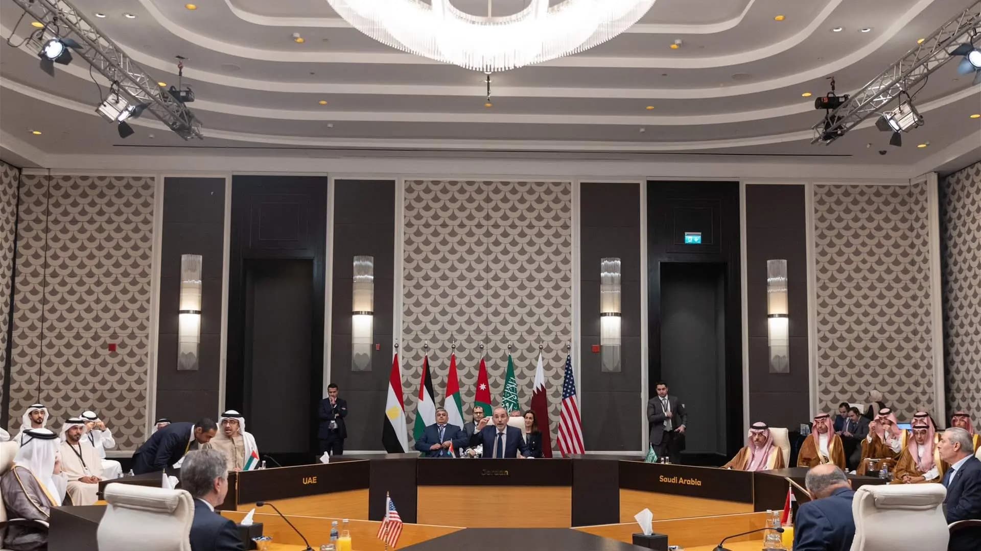 اجتماع افتراضي لوزراء خارجية قطر والسعودية والأردن والإمارات ومصر.. وهذا ما جرى تأكيده