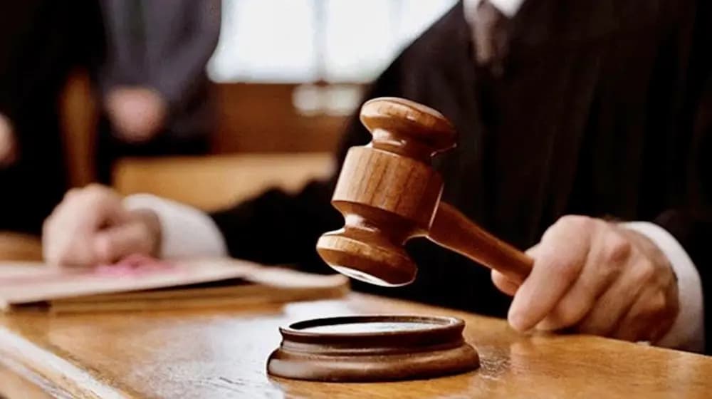 محكمة تسجن رجلاً والتهمة "النازية"؟!