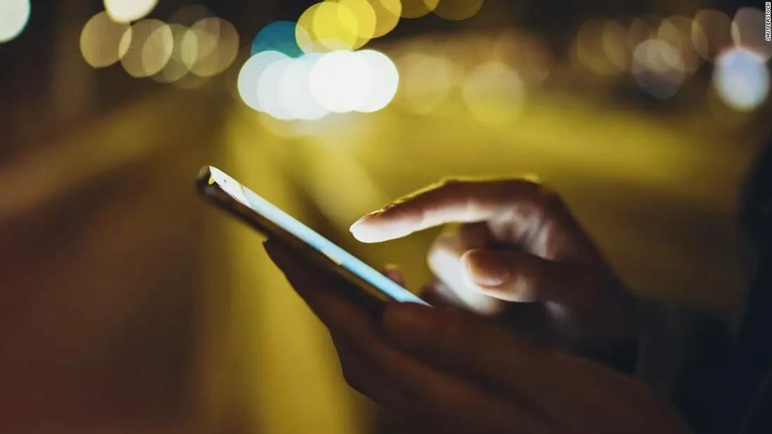 نيويورك تقترب من إقرار قانون لمواجهة "الإدمان الخوارزمي"