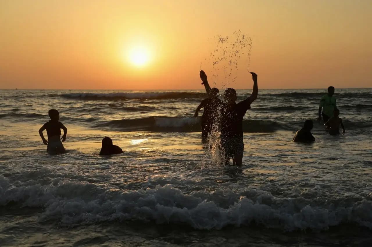 الكتل الحارة تنحسر وتحذير من أشعة الشمس