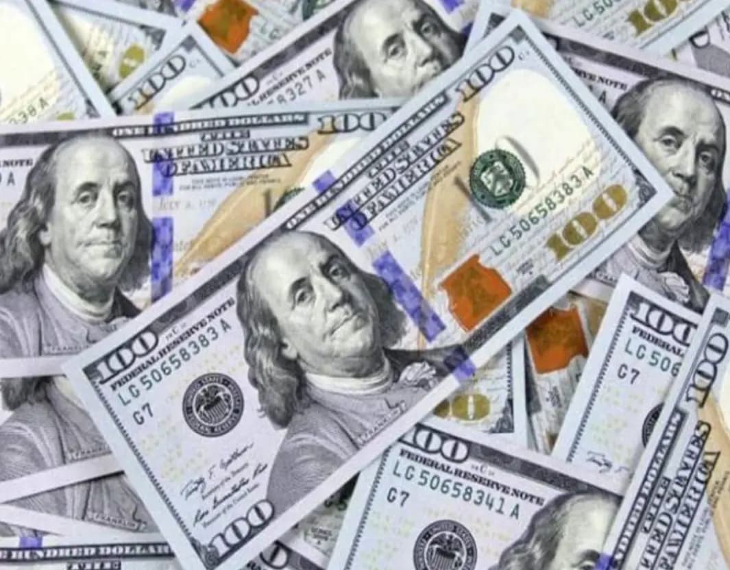 ارتفاعٌ كبيرٌ في سعر صرف الدولار في السوق السوداء إلى 28200 ليرة