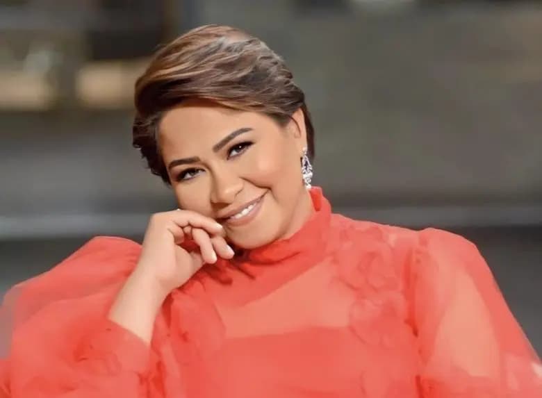 "زينة العرايس".. شيرين تعلن خطوبتها!