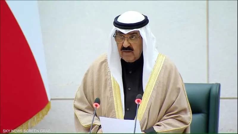 أمير الكويت يوجه بمحاسبة المسؤولين عن حريق المنقف