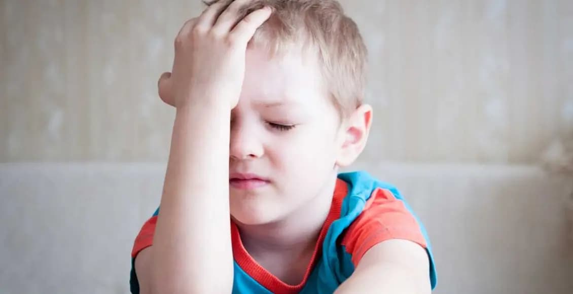صداع طفلك ممكن ان يكون خطيراً .. في هذه الحالات