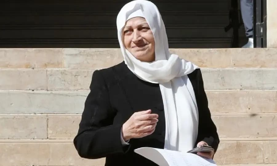 الحريري تعتذر عن تقبل التهاني بالأضحى