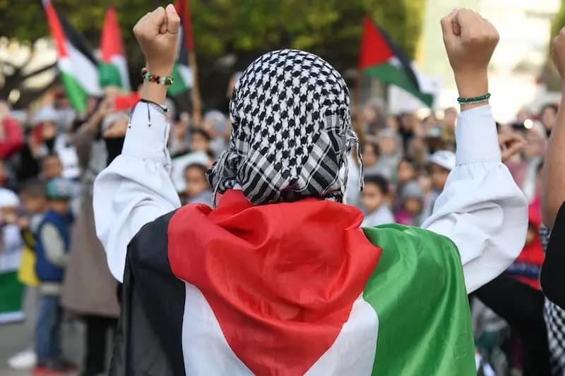 "الاعترافات تتوالى".. وحماس ترحّب
