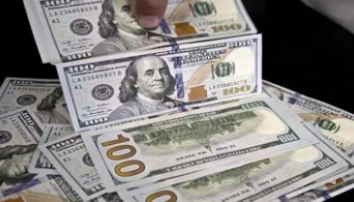 الدولار يواصل ارتفاعه... إلى أين؟