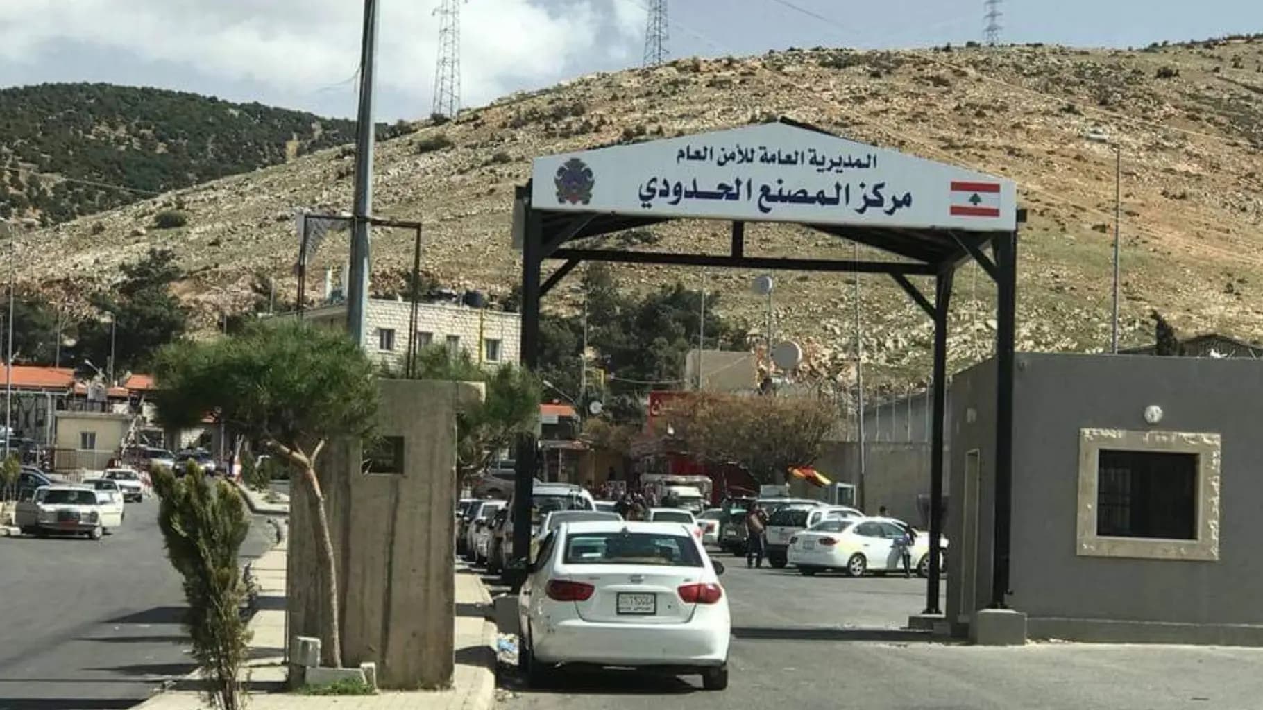 الحدود عند المصنع مقفلة.. ماذا يجري؟