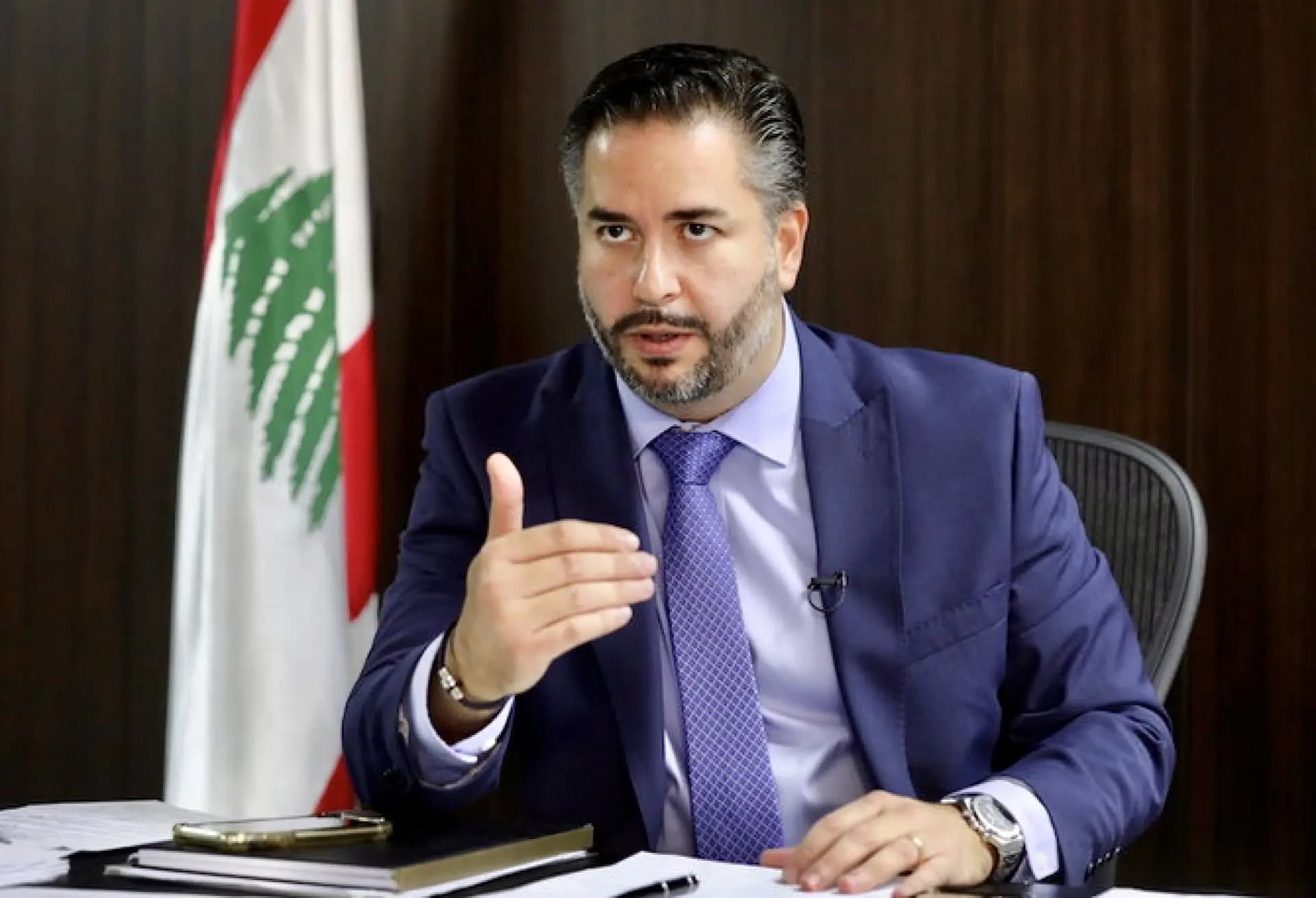 "للحد من ارتفاع التكاليف".. سلام يعقد اجتماعاً
