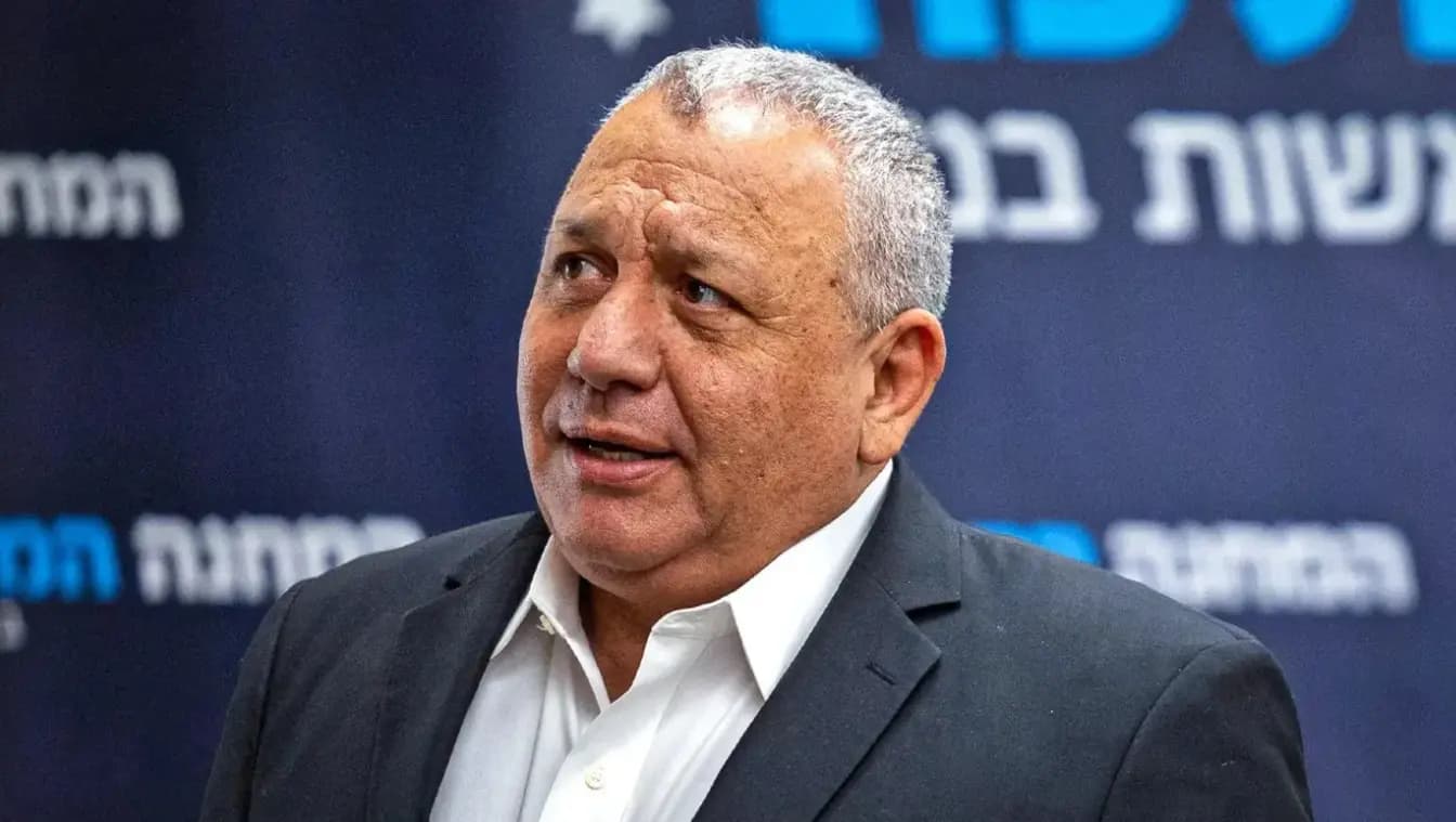 آيزنكوت يهاجم نتنياهو: من غير المناسب أن يستمر في منصبه