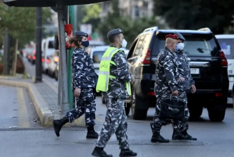 "خلال التفتيش".. هذا ما وجدته القوى الأمنية في غرف السجناء