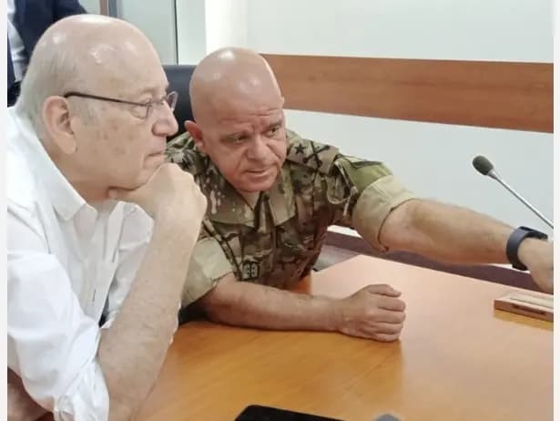 "الجيش هو السند".. ميقاتي من الجنوب: نحن في حالة حرب