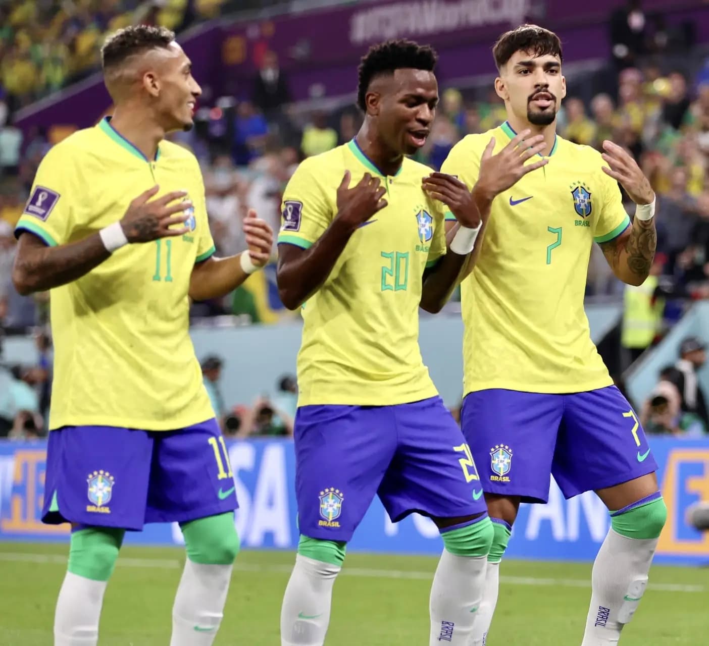 البرازيل تعود من بعيد وتعوض خسارتها
