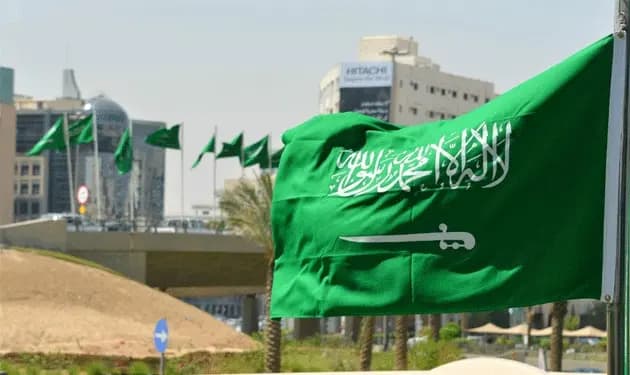 السعودية لرعاياها: غادروا لبنان فورًا