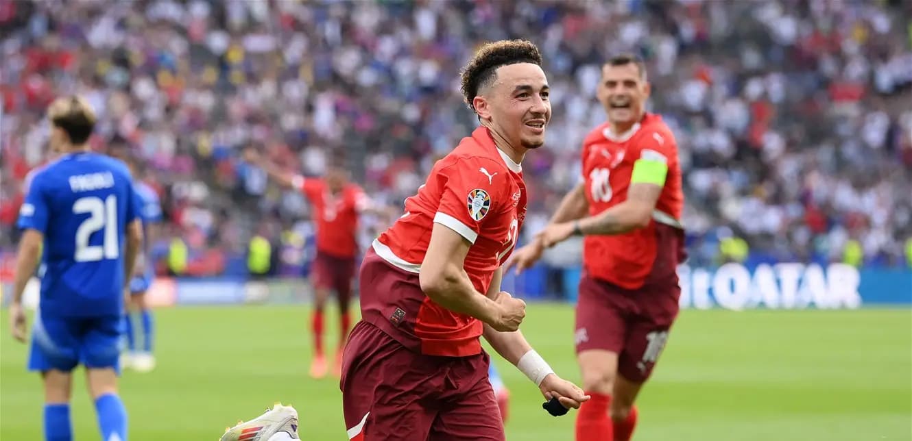 سويسرا أول المتأهلين إلى الربع النهائي