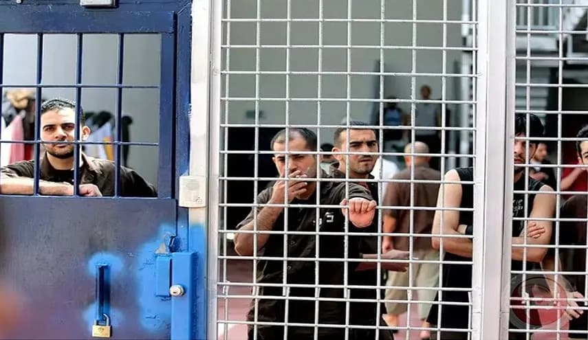 جدل واتهامات متبادلة بين مسؤولي الاحتلال حول اكتظاظ السجون