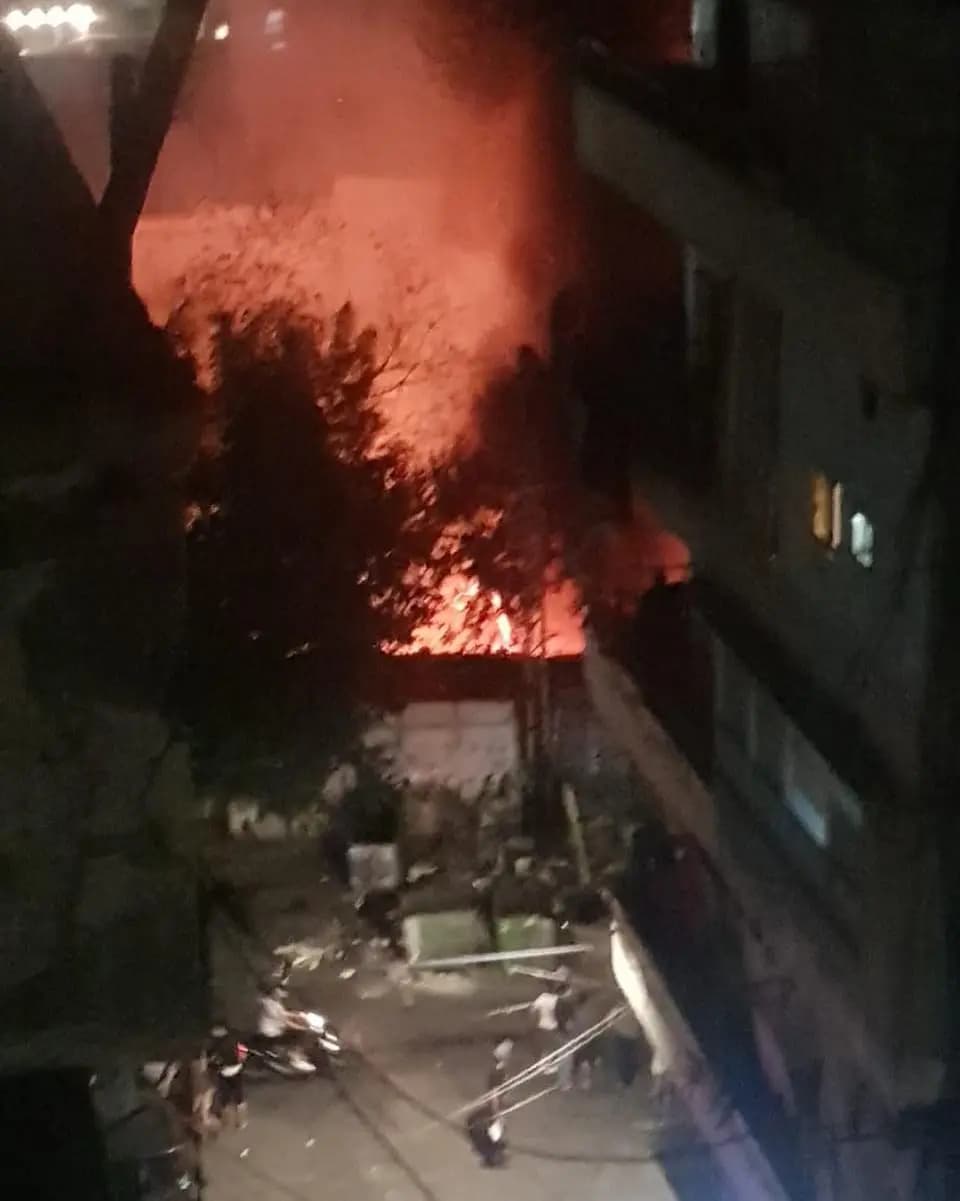 حريق "كبير" في أحد ملاعب طرابلس