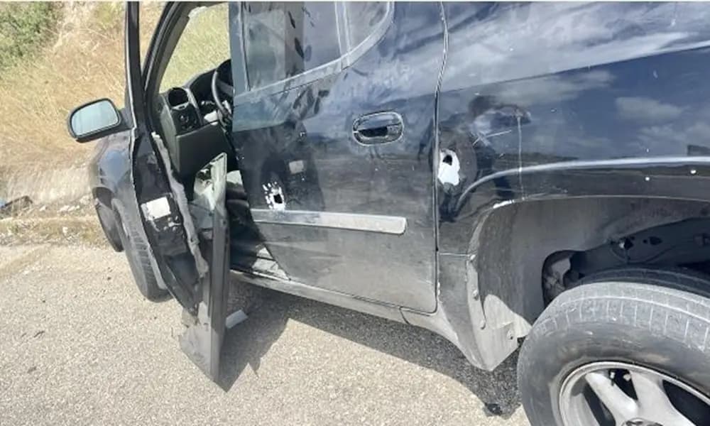 "بحوزته ٢٠٠ ألف دولار".. مواطن يتعرض للمطاردة