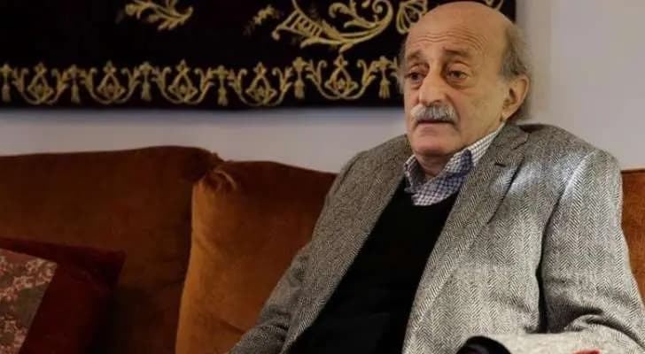 رسالة من ماكرون إلى جنبلاط.. هذا فحواها