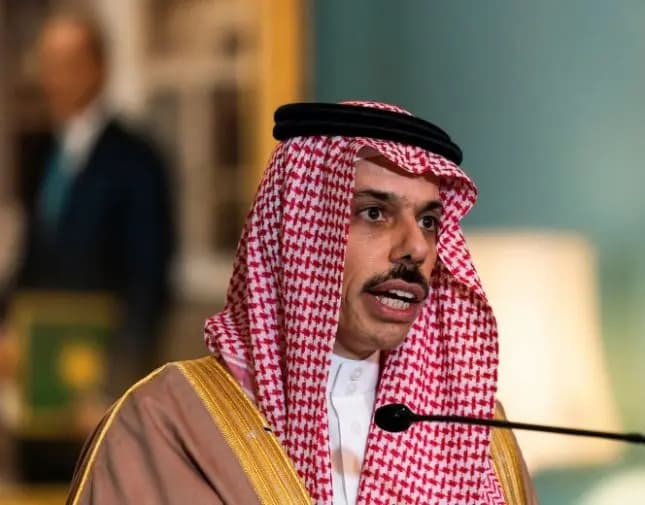بن فرحان: إقامة دولة فلسطينية ضمن أولوياتنا