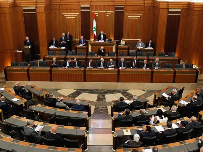 استقالةٌ جماعيّةٌ لنوابِنا... ماذا يقولُ القانون؟