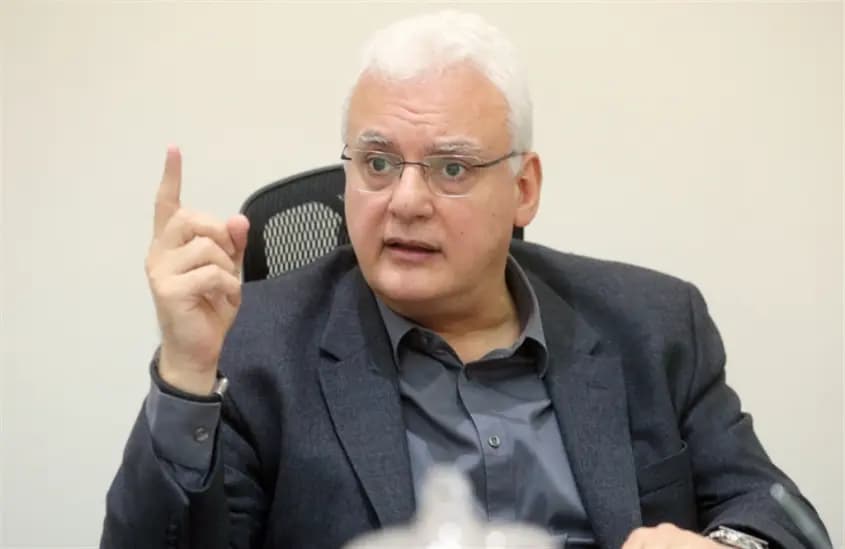 "تضارب و حالات إغماء داخل وزارة الاتصالات".. والقرم يكشف الحقيقة