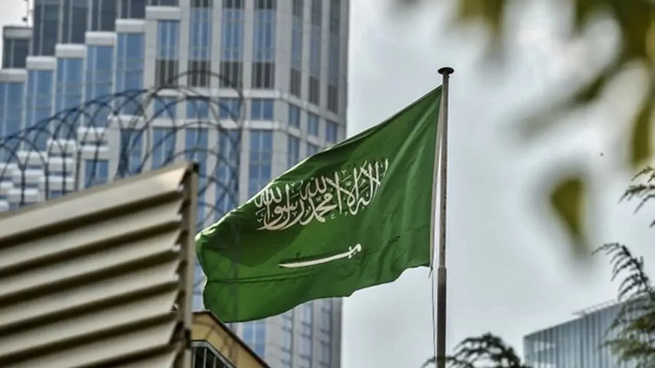 السعودية تدين استهداف المدنيين في غزة