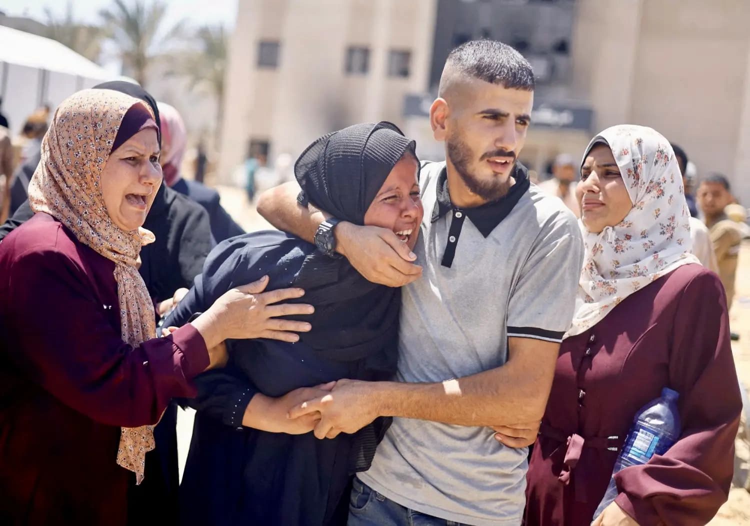 "بعد المجزرة".. عدد الشهداء والجرحى يرتفع