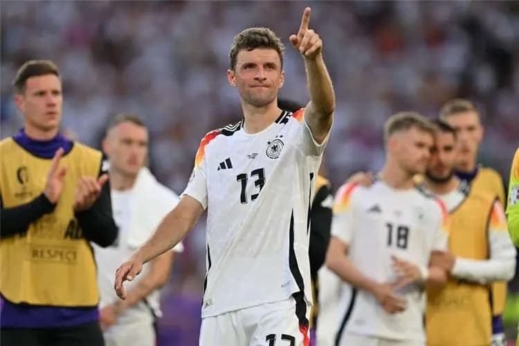 نجم منتخب ألمانيا يعتزل اللعب دوليًا
